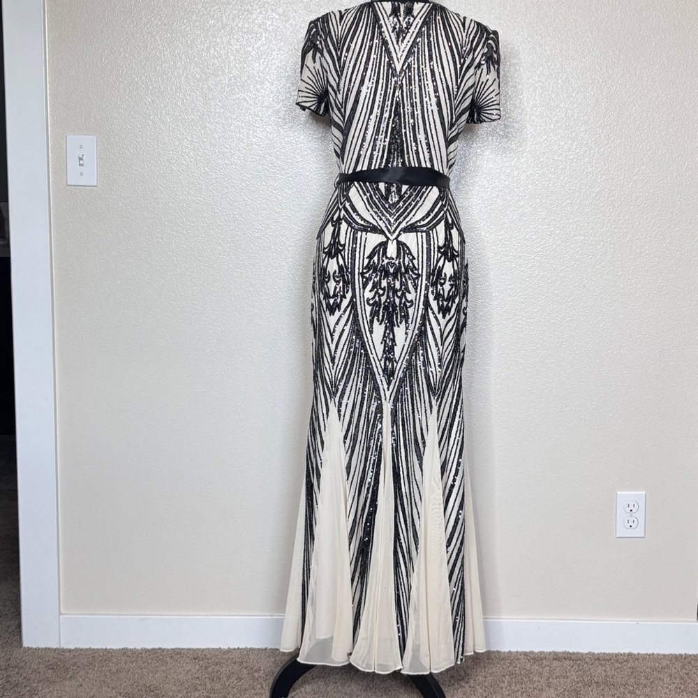 R&M Richards Beige Formal Black Sequined Evening Dress Size 12 - Picture 5 of 14